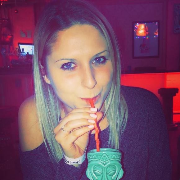 Meet your Posher, Elizabeth - Picture 1 of 1